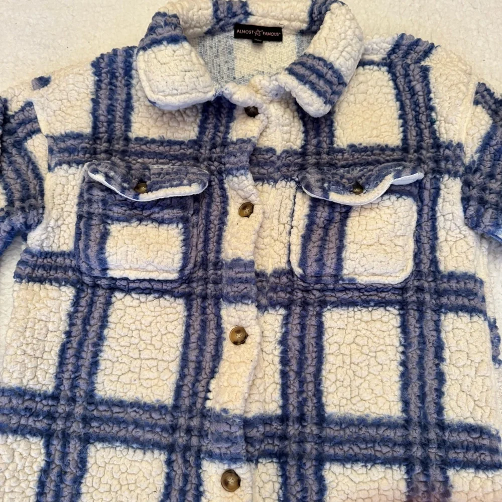Almost Famous Sherpa Plaid Shacket Jacket Blue Cream Cozy XL - Picture 2 of 10